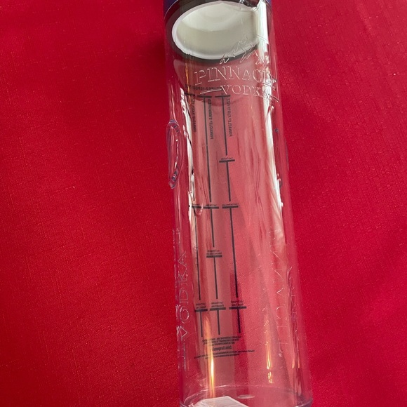 Pinnacle vodka shaker - Picture 3 of 6